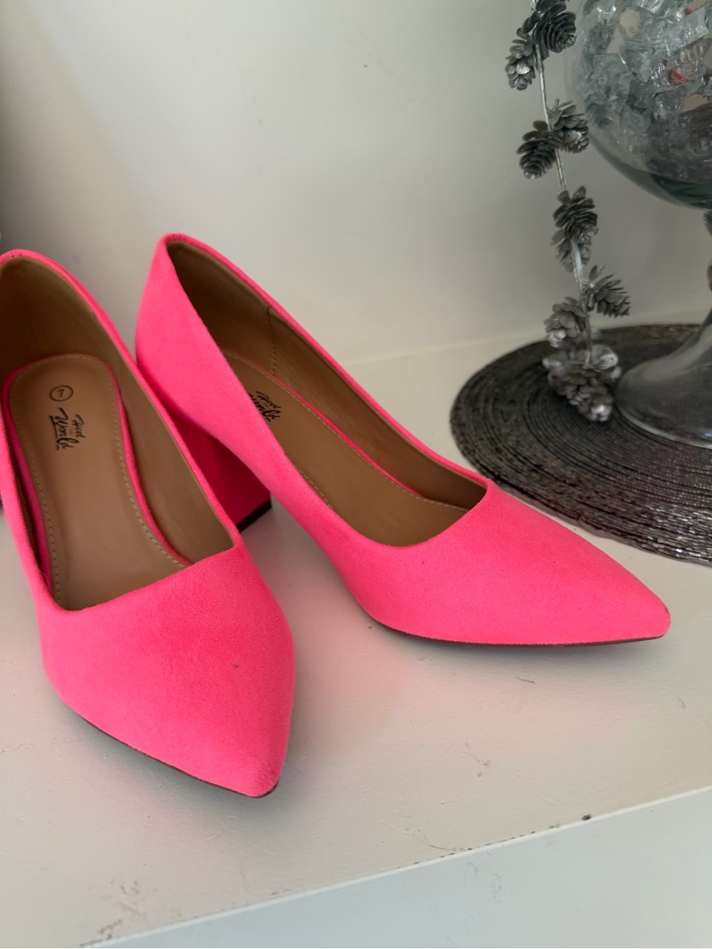 Pointed Block Heel Pumps in Bright Pink